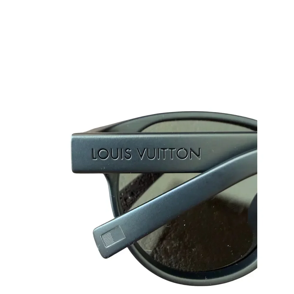 Louis Vuitton waimea round glasses